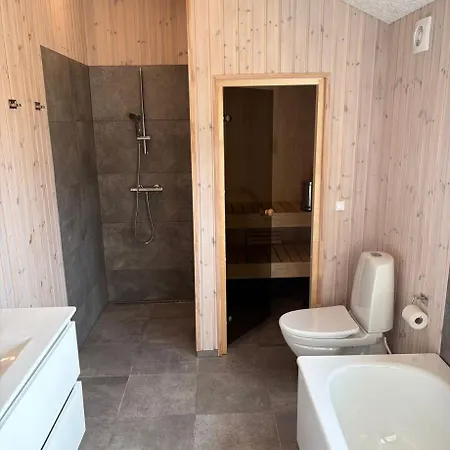 بيت للعطل Sea View House With Sauna & Hot Tub For 8 Augustenborg